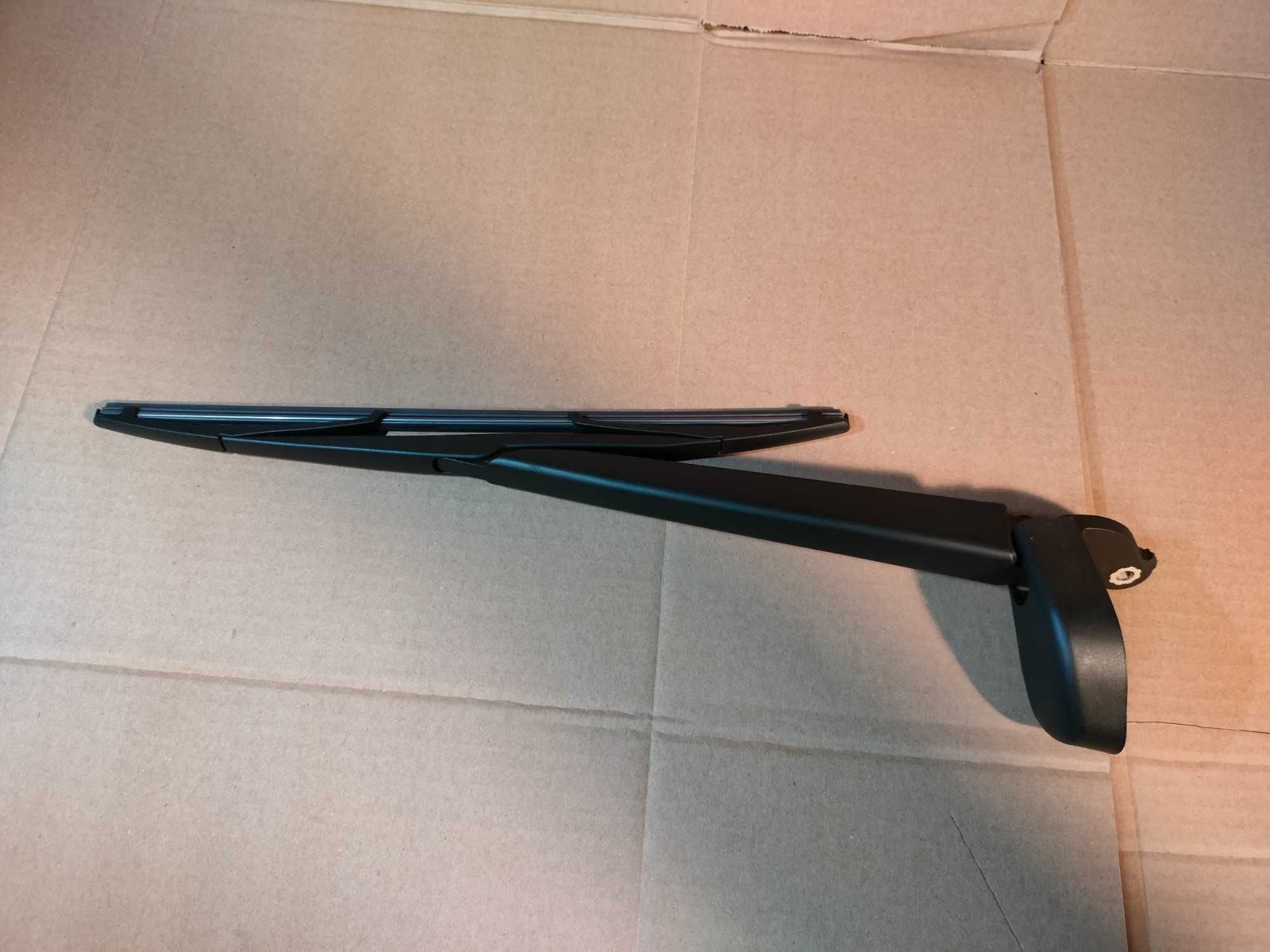 ramię wycieraczki tył z piórem ford focus MK 2 HB