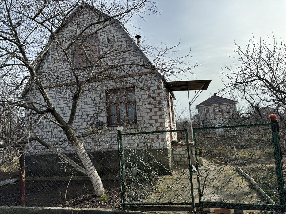Дача біля річки(садове товариство)