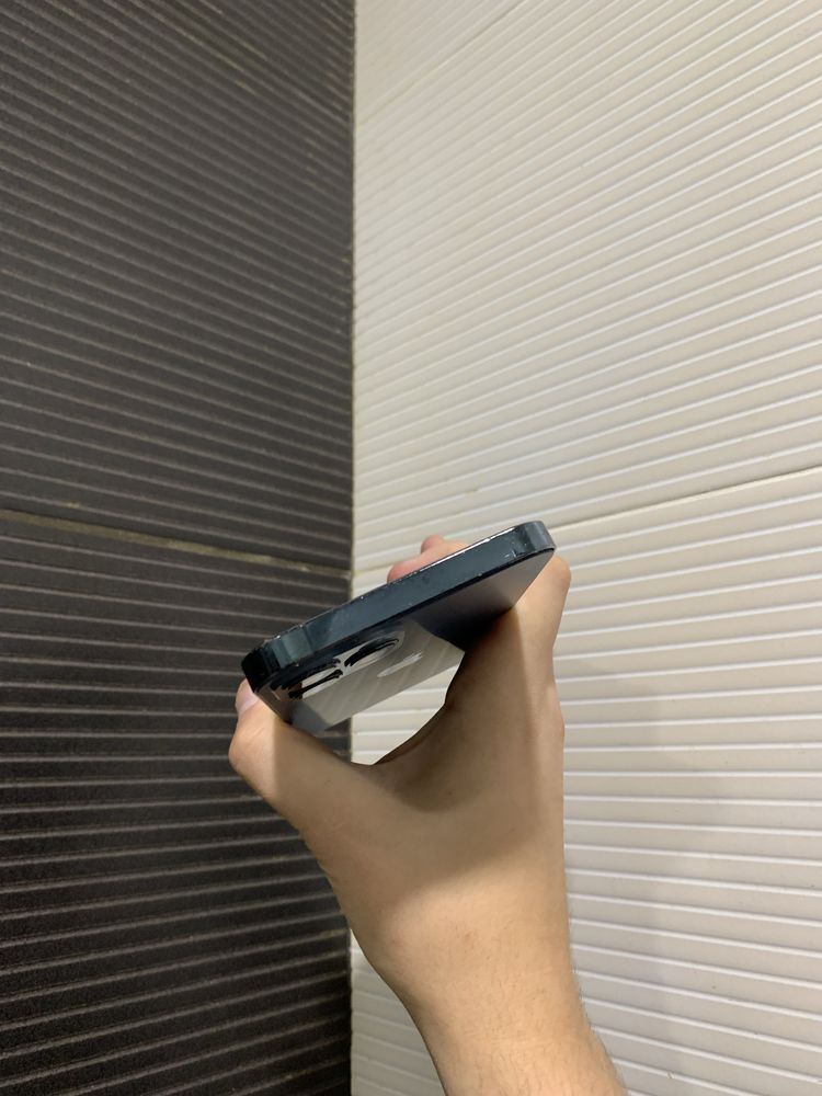 iPhone 12 Pro Max — Синий как ночь над Либерти-Сити