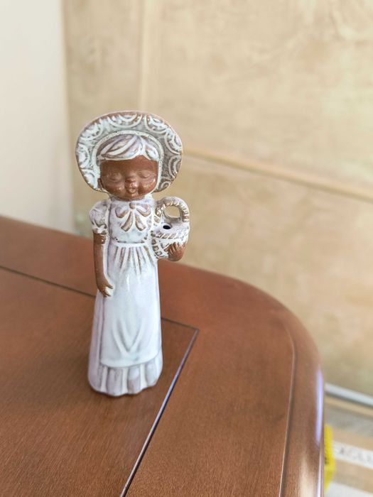 Figurka Ceramiczna Dziewczynka