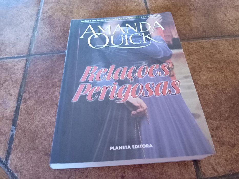 Salman rushdie + Júlia navarro + amanda quick