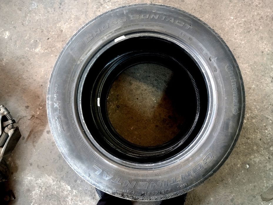 Шини Continental 235/60 R18