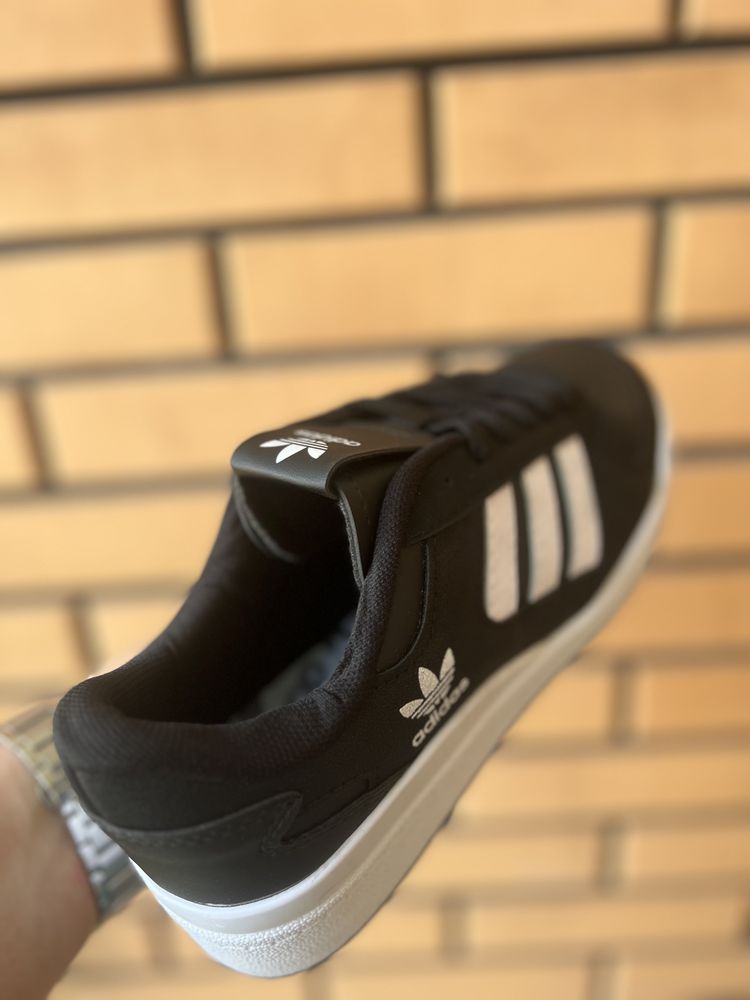 Нові Чоловічі кросівки Adidas