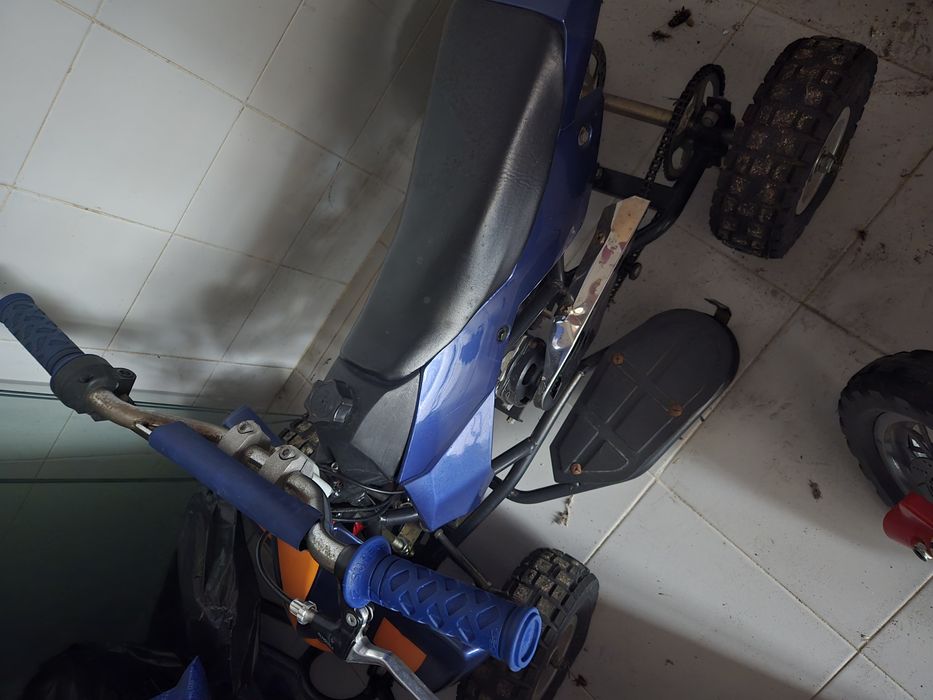 Moto crianca gasolina nao trabalha para desocupar