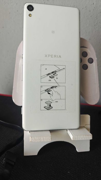 Sony Xperia XA F3111 + Smartwatch Sony