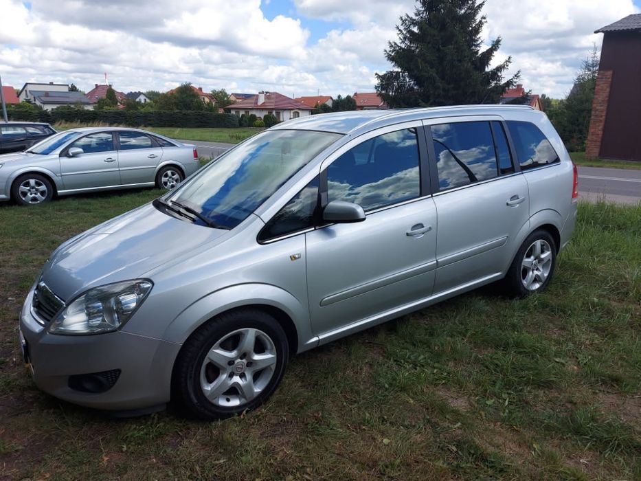 Sprzedam samochód opel zafira b 7 osobowy