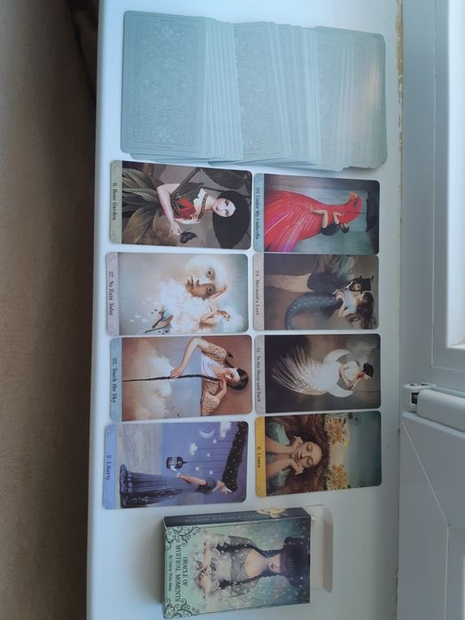 Комплект з 8-ми колод. Оракули, Таро. Англійська