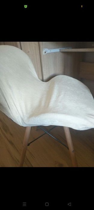 Pilne Mam na sprzedaż toaletke wraz z krzesłe można bez krzesła