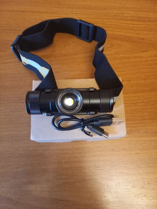 Продам фонарь налобный