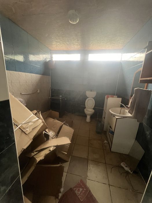 Продаж комерційного приміщення 220 кв.м на приватній  зем .4 сотки.