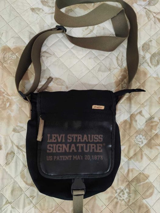 Mala tiracolo Levis Strauss