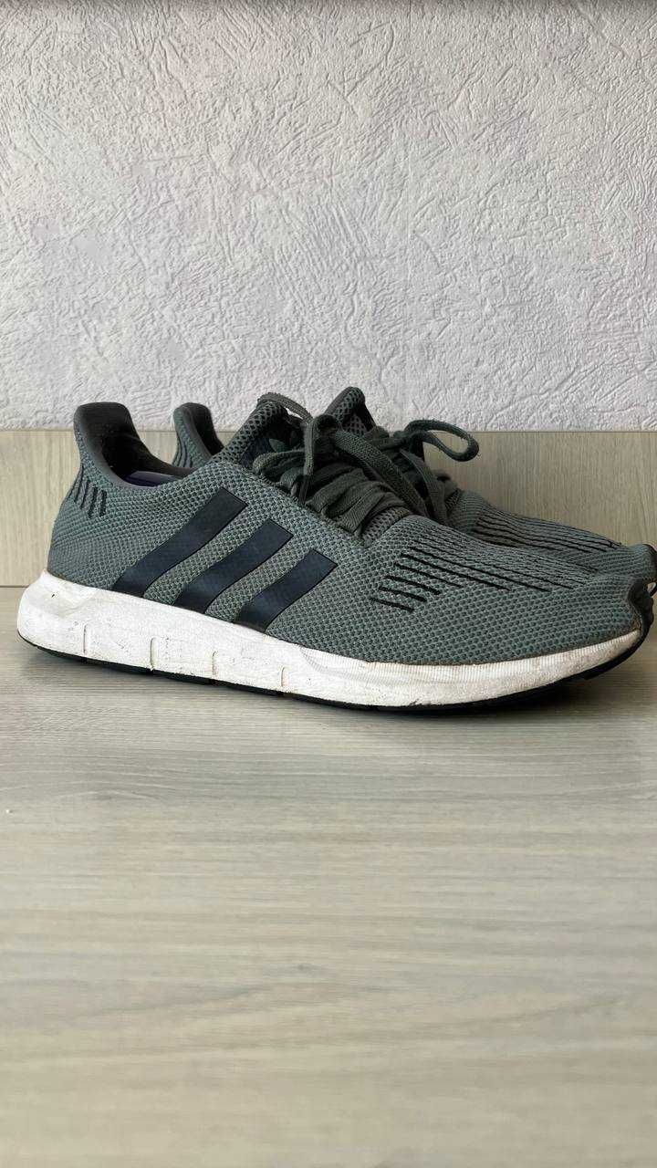 Кроссовки Adidas swift run 43