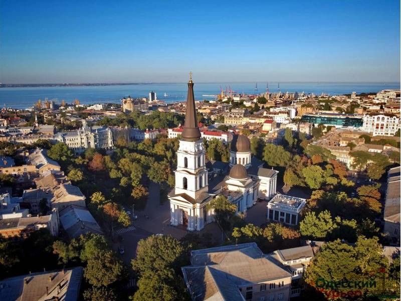 Здание в центре Одессы, бывший кинотеатр Одесса, ул. Спиридоновская