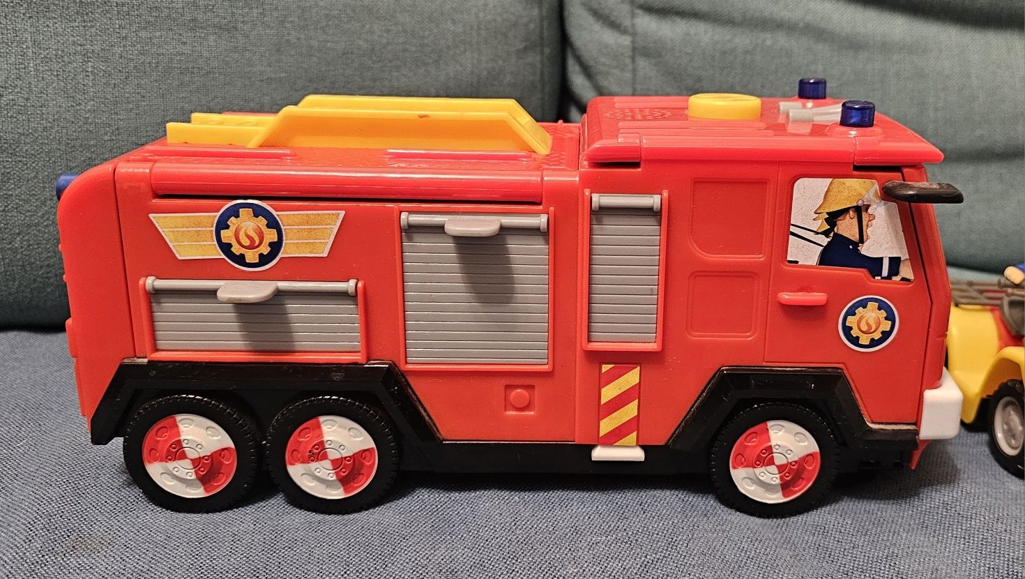 Wóz strażacki Jupiter 2w1 firmy Simba Strażak Sam