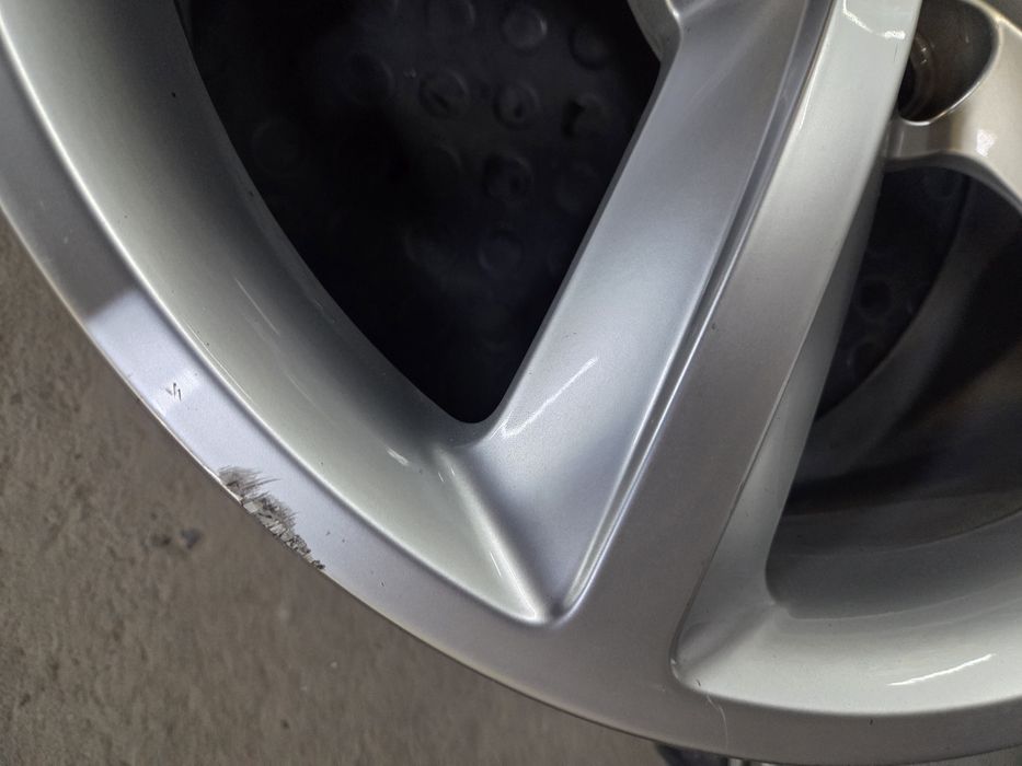 Felgi Aluminiowe 5x112 8Jx18 ET47 Audi A3 A4 A6 Q5