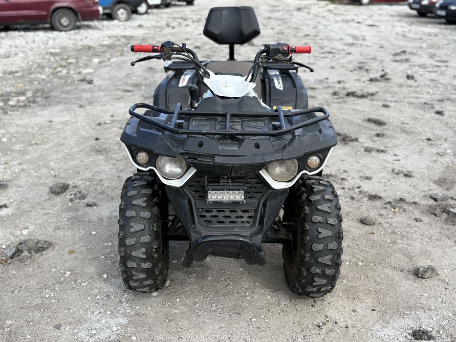 продаю квадроцикл