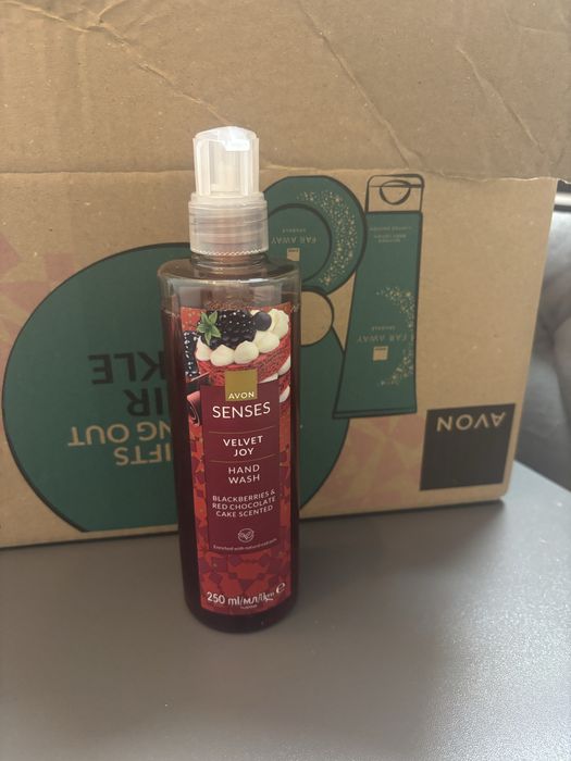 Mydlo w plynie do rak Velvet Joy