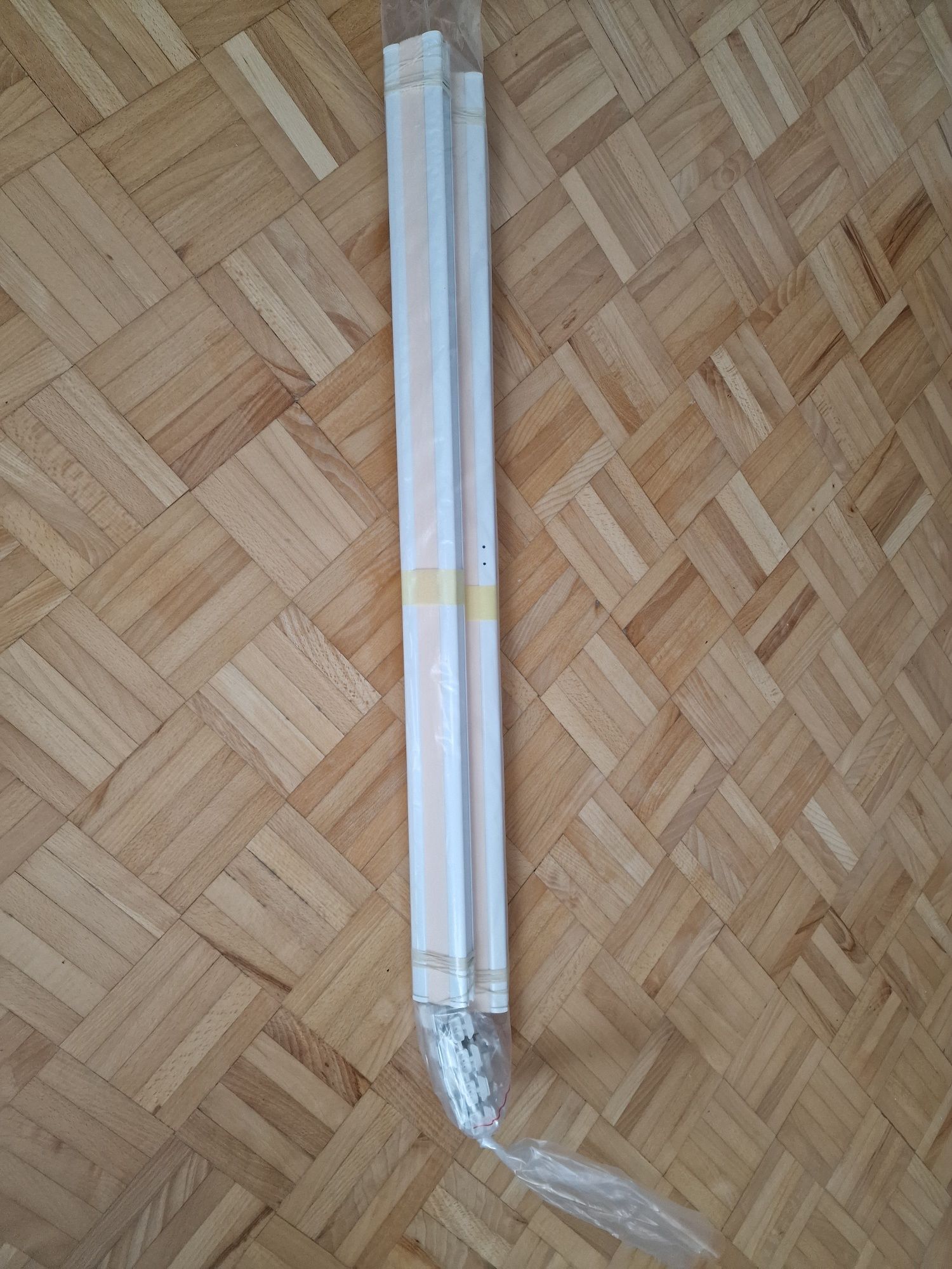Sprzedam nowe rolety , zamykane od dołu,  (plisa) w kolorze ecru .