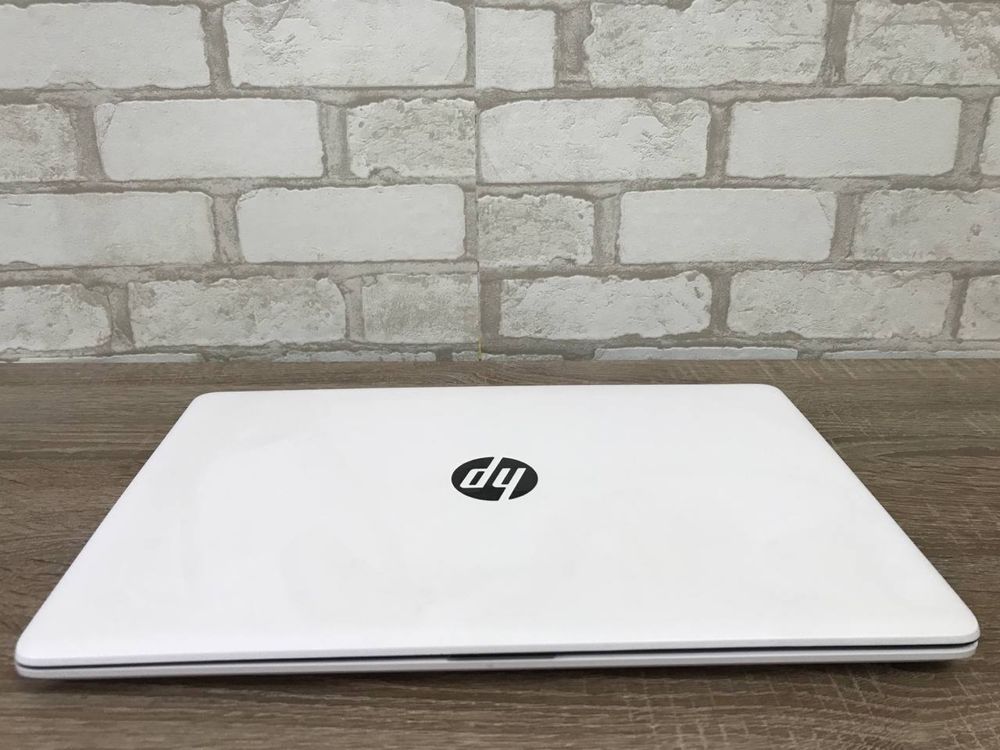 Ноутбук HP 15-DA1064NS (білий) в чудовому стані!