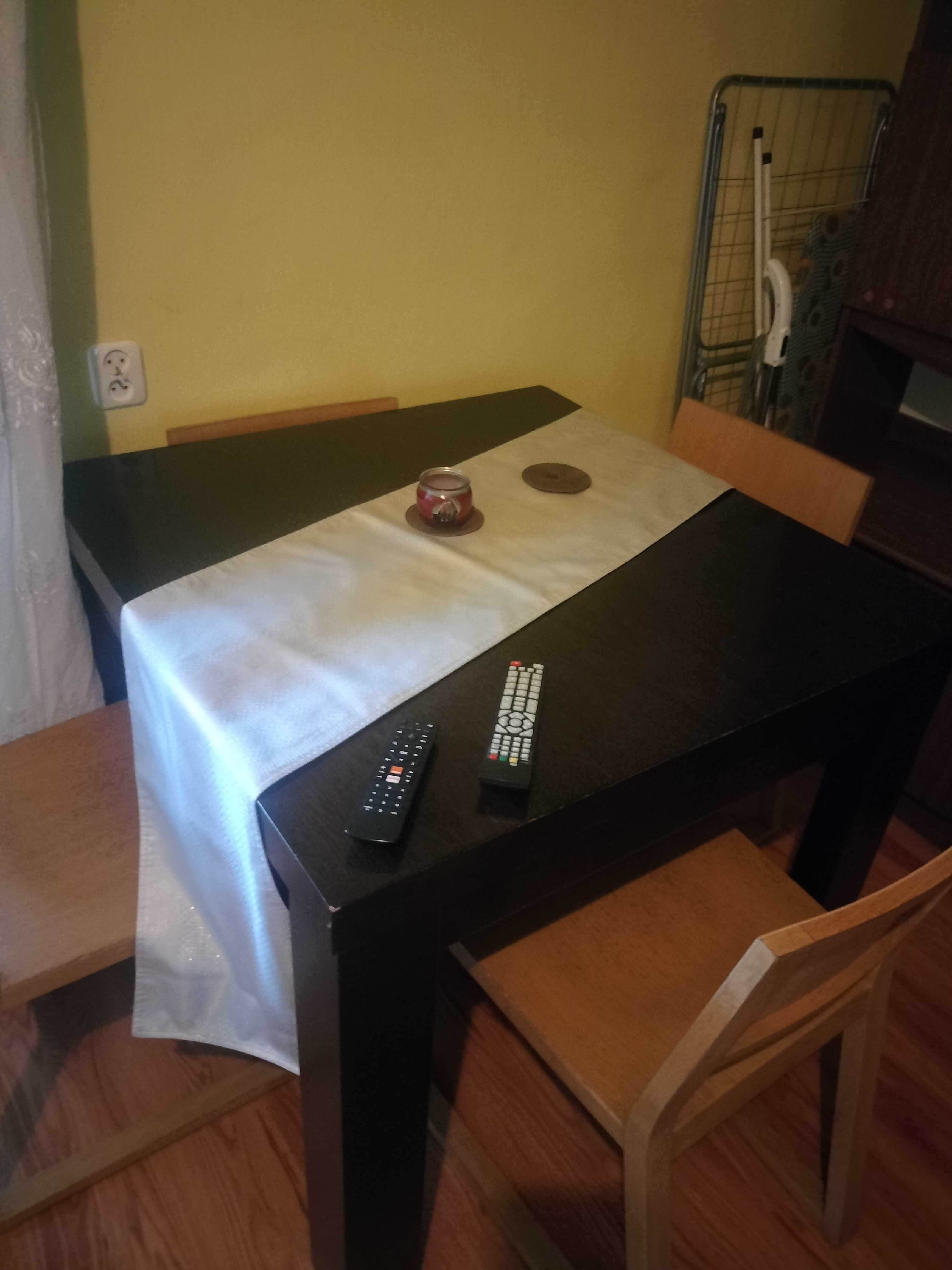 Stół do salonu rozsuwany
