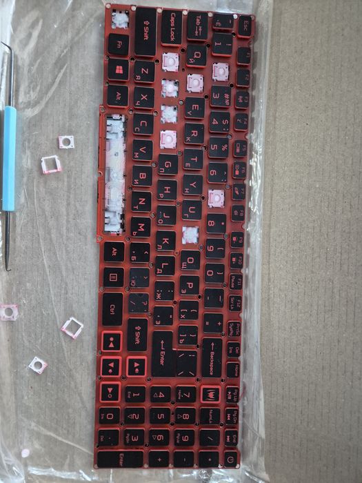 Клавіши клавіатури acer nitro 5 є