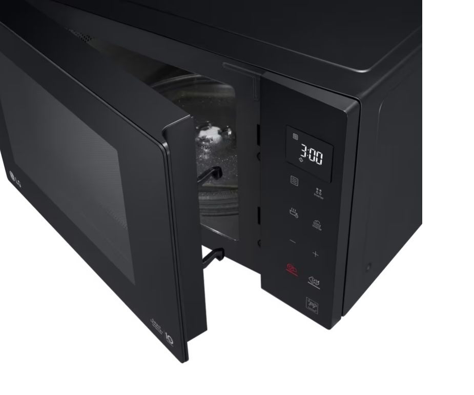 Микроволновая печь LG NeoChef с технологией Smart Inverter
