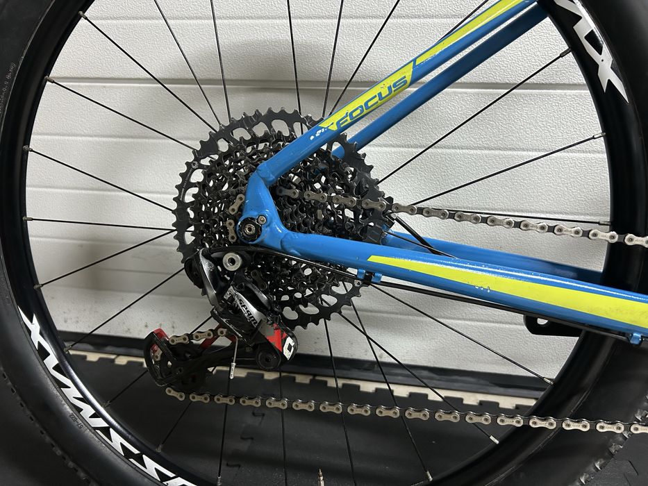 Bicicleta Focus Black Forest