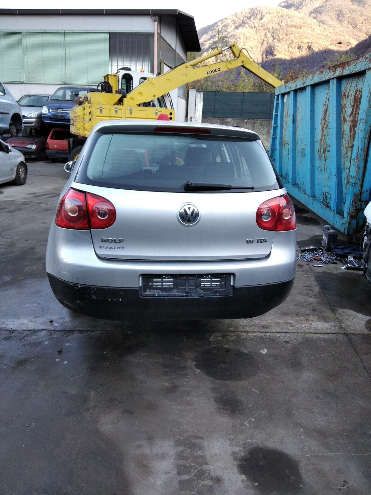 Есть запчасти нa volkswagen golf 5 1.9d tdi хетчбэк 2005 год