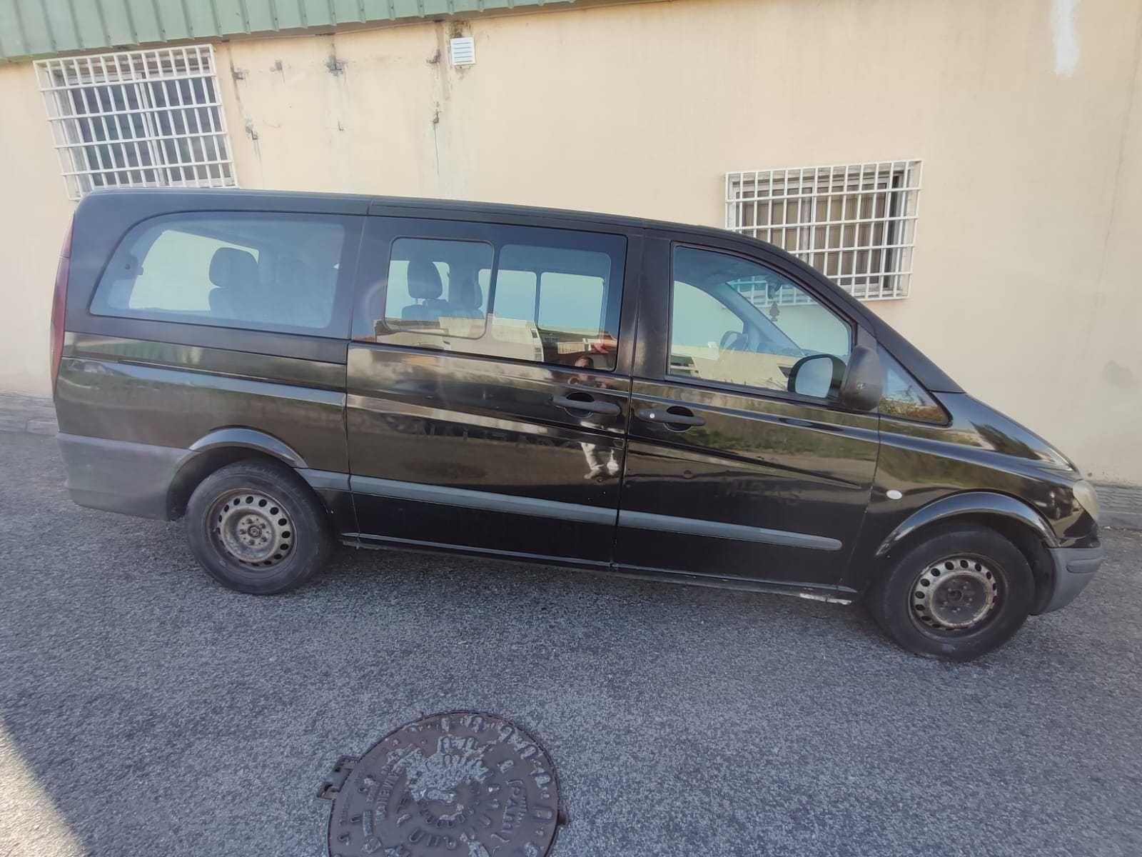 Mercedes Vito preta