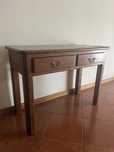 Mesa com 2 gavetas