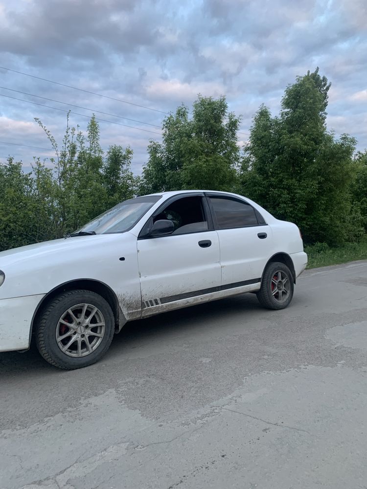 Продам  машину сенс 1,3 2003 рік