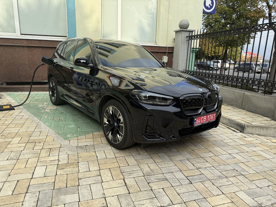 BMW iX3 2023 год