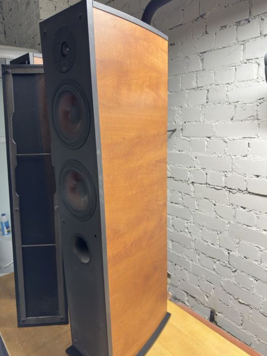 Акустична система фронтальна пара  Dali Suite 2.8