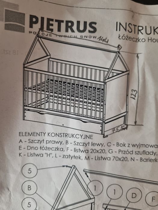 Białe łóżeczko 70x140 dla niemowlaka, dziecka, typu domek, Piętrus