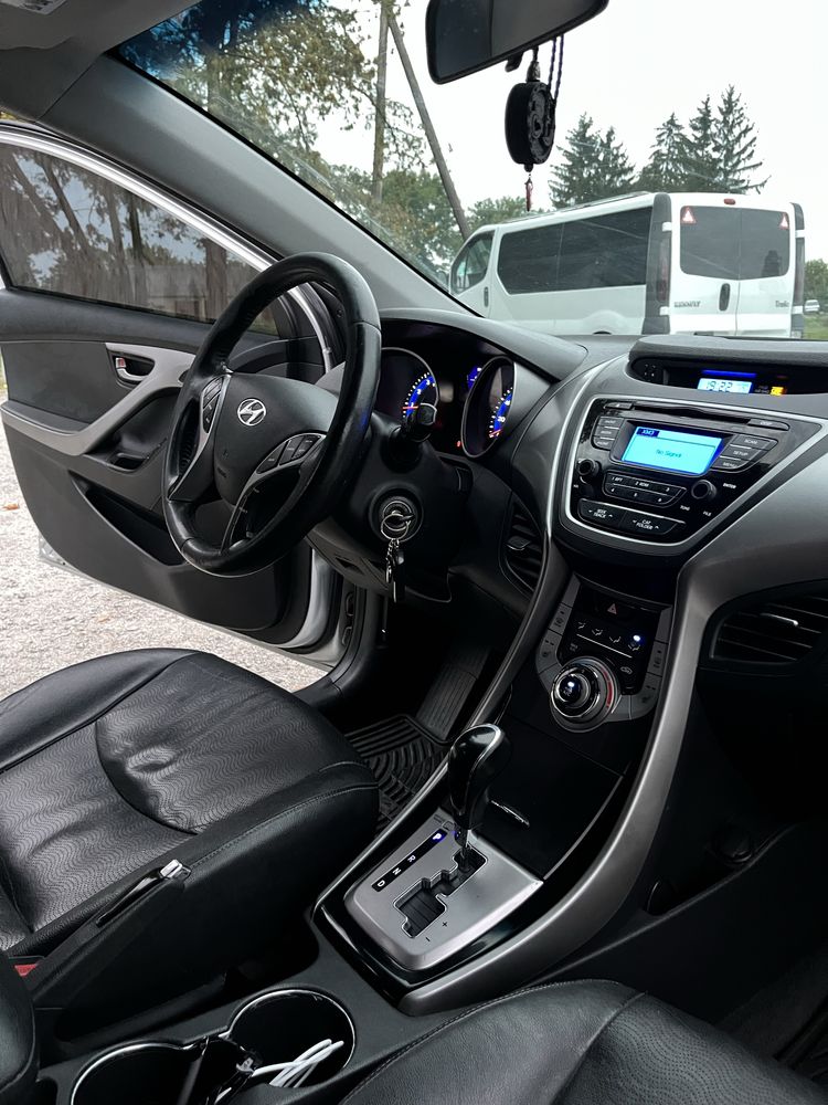 Hyundai Elantra 2013