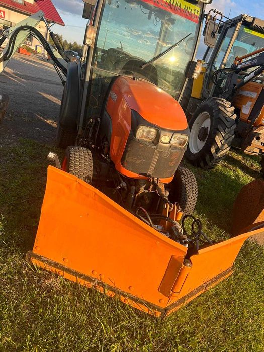 kubota pług strzałka odśnieżanie akcja zima