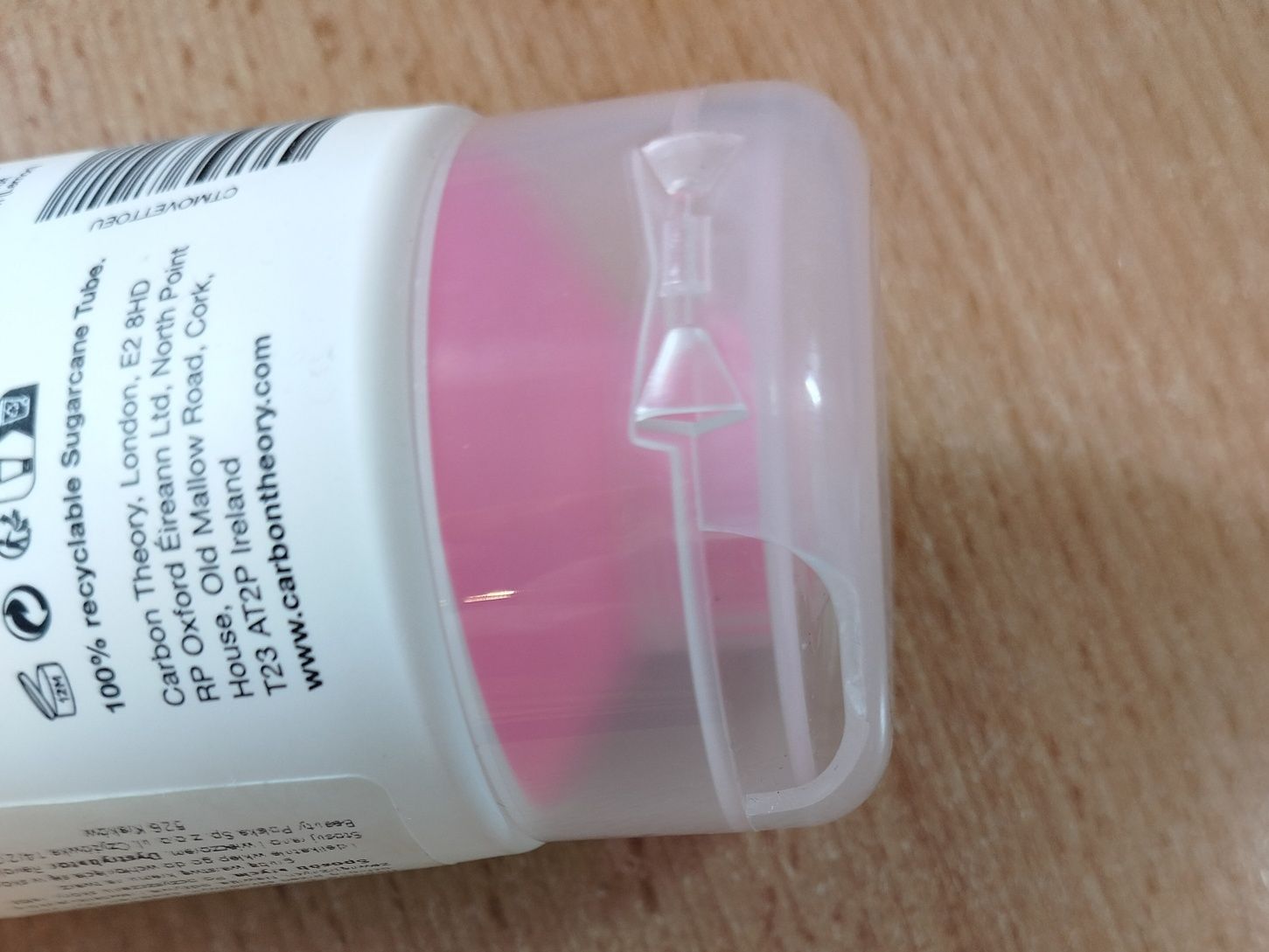Carbon Theory Krem do twarzy nawilżający 100 ml (op. lekko uszkodzone)