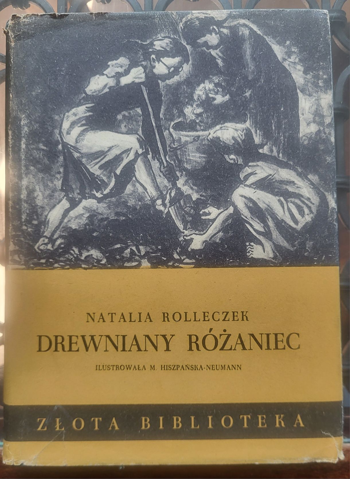 12. Drewniany różaniec Natalia Rolleczek