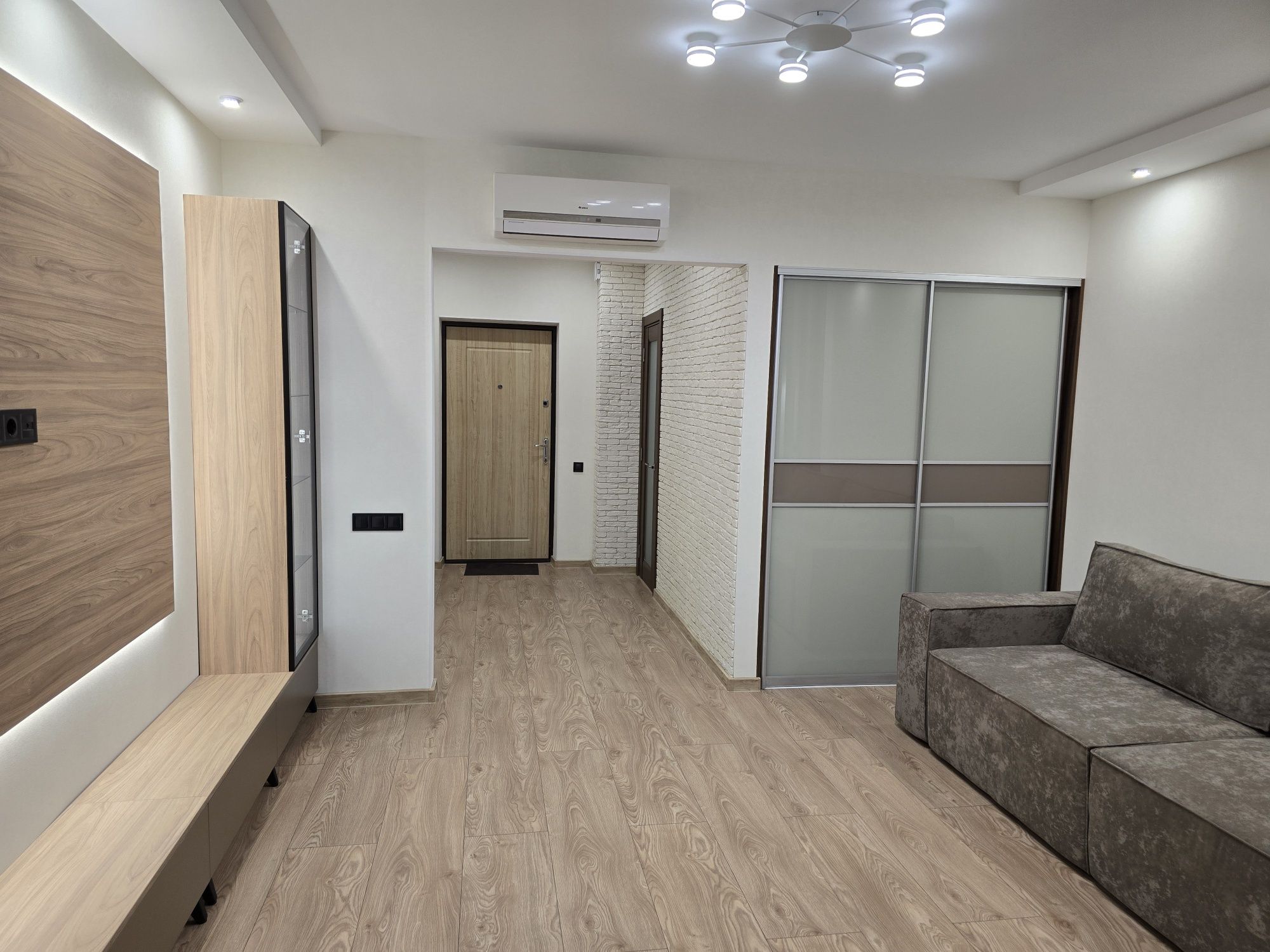 Продаж 1к.кв.-ра,70 м.ЖК Soho Residence ,Деміївська 13.м. Деміївська