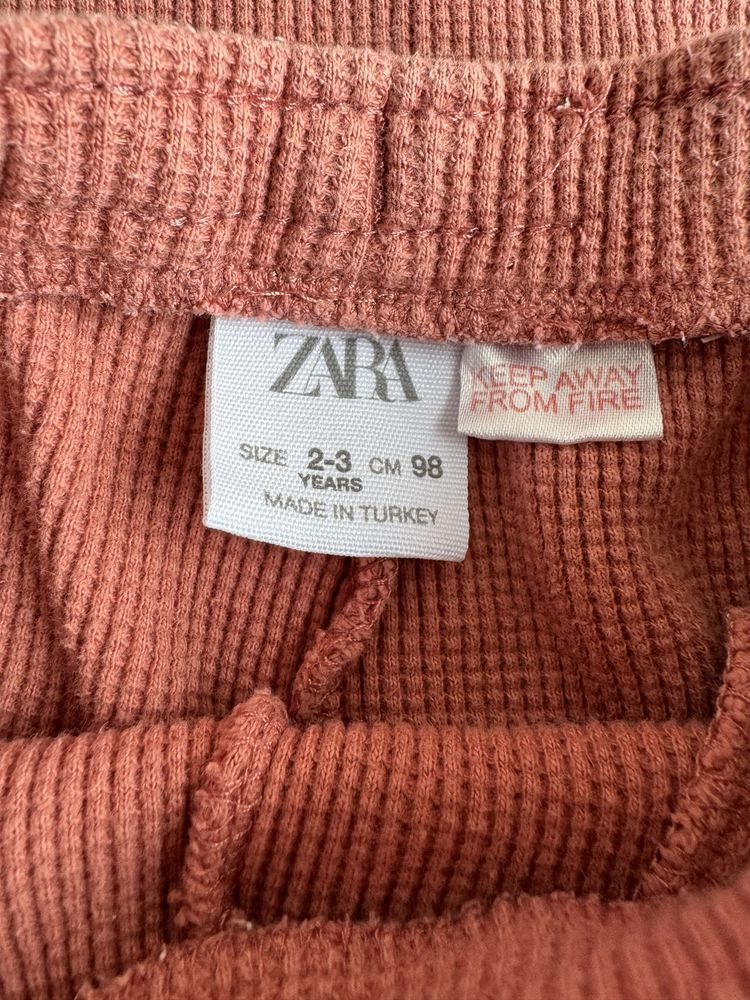 Вафельний костюм Zara 2-3 роки 98 розмір