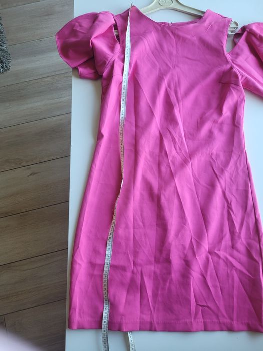 Różowa sukienka na każdą okazję 36