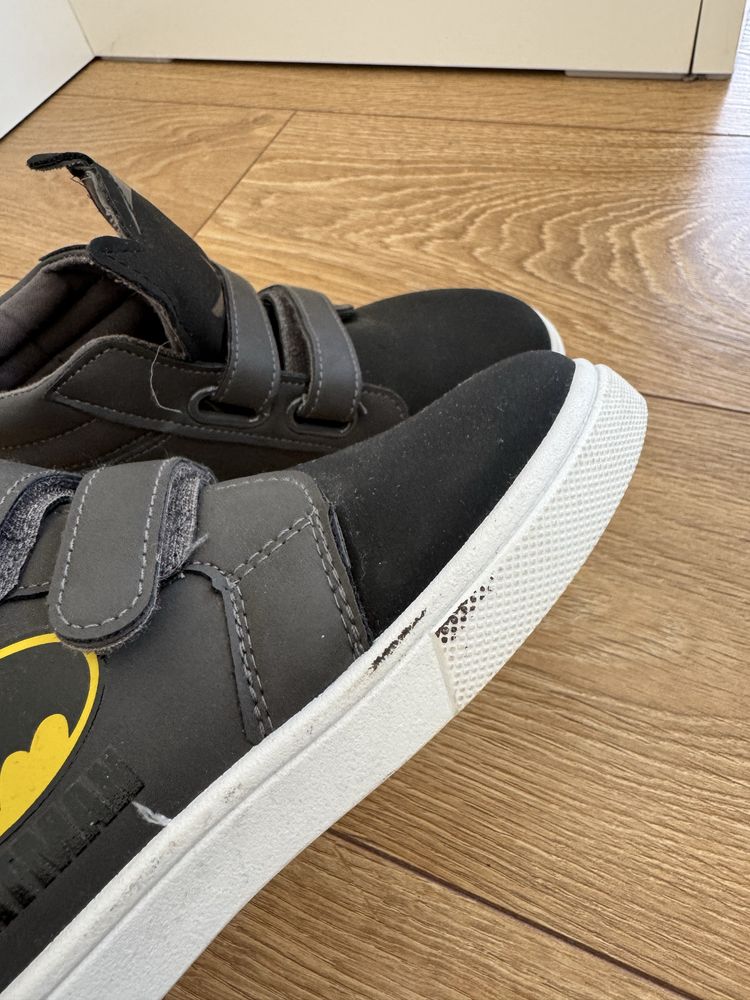 Nowe buty na rzepy Batman rozm. 32