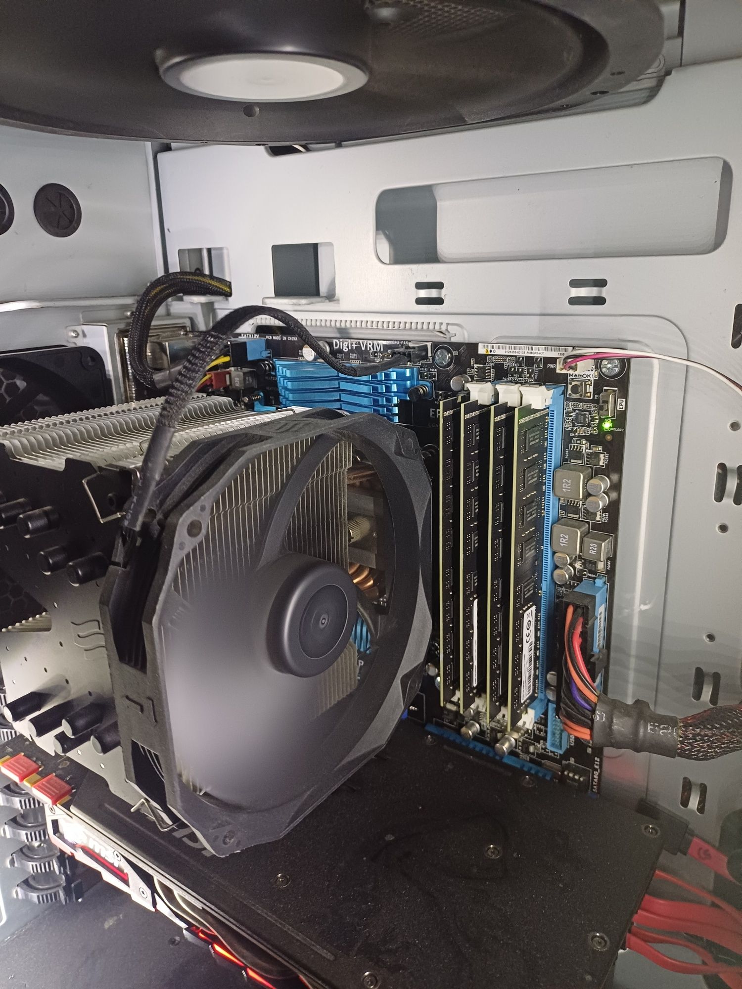 Komputer PC stacjonarny