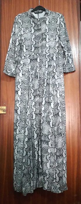 Vestido camiseiro comprido padrão cobra da Zara T: L