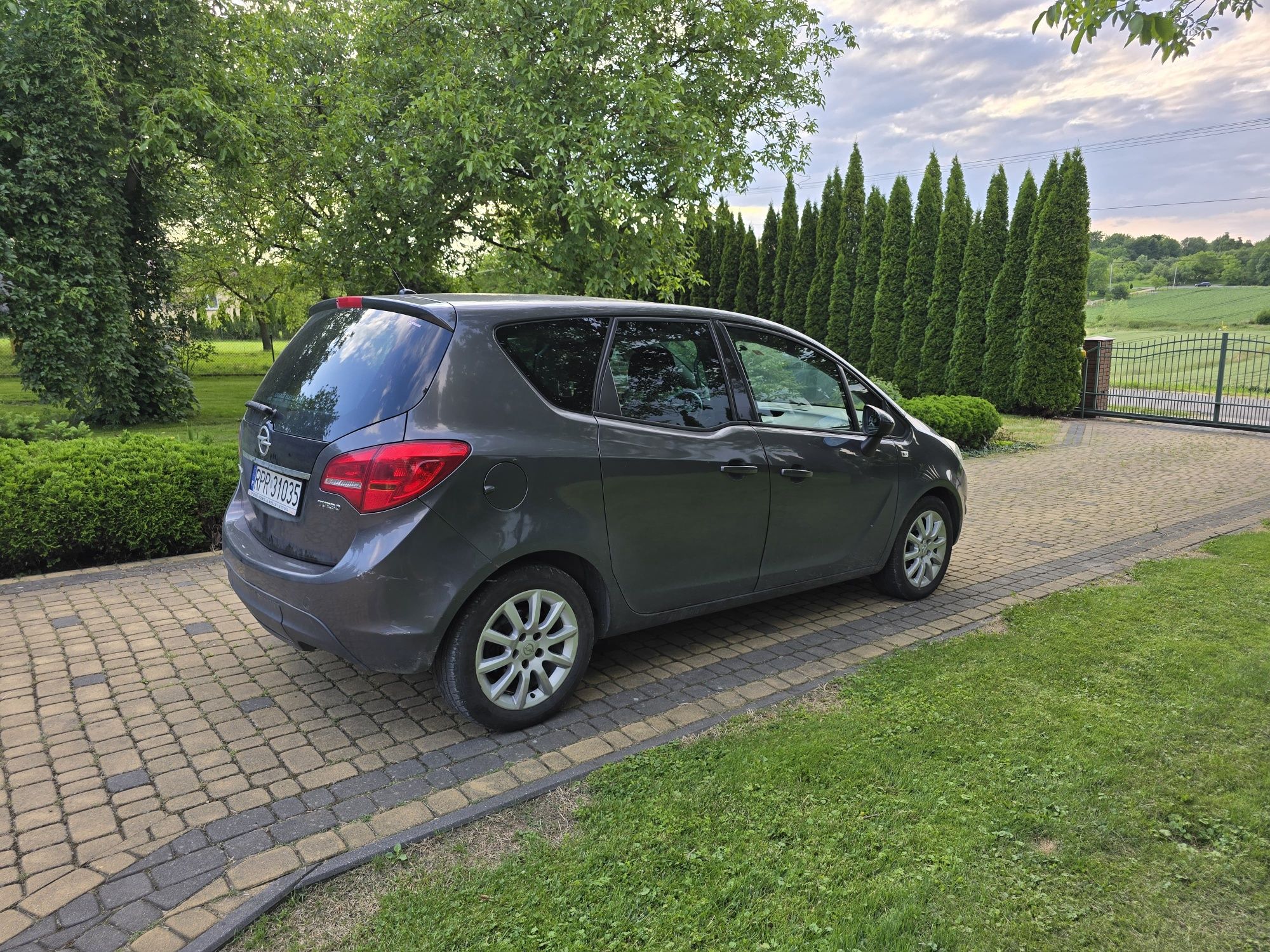 Opel Meriva 1.4 benzyna 2010 rok
