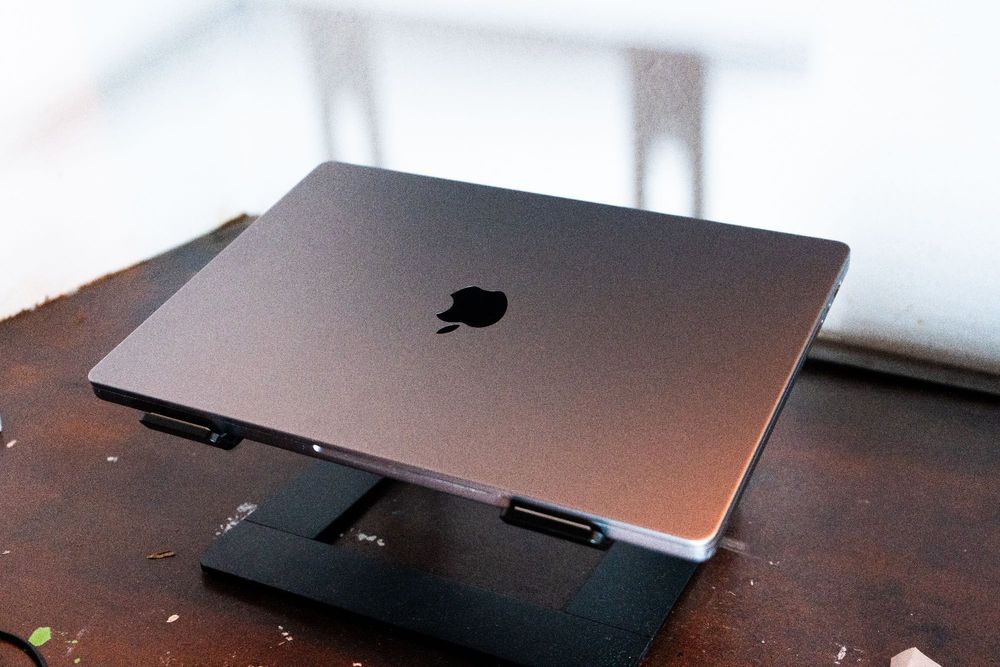 MacBook Pro 16” M2 Pro – 16GB • 2023 •