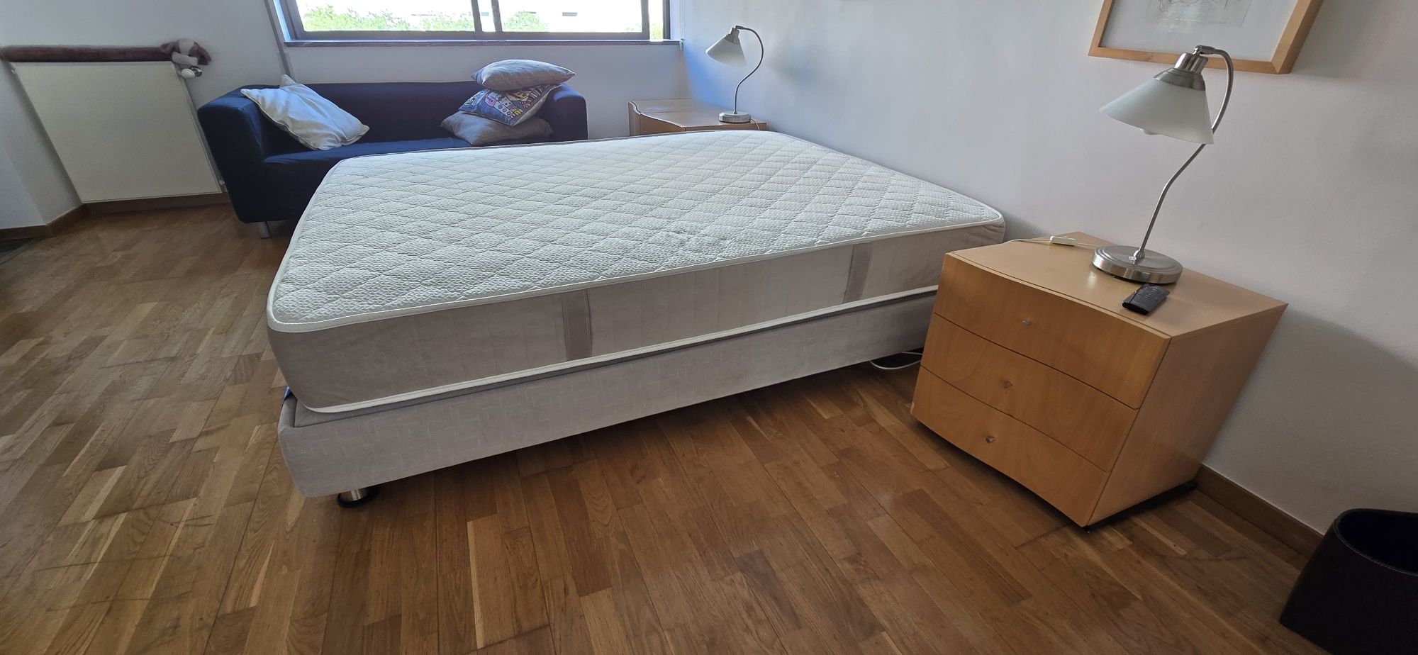 Cama articulada ERGOMOTION e colchão Sleep8