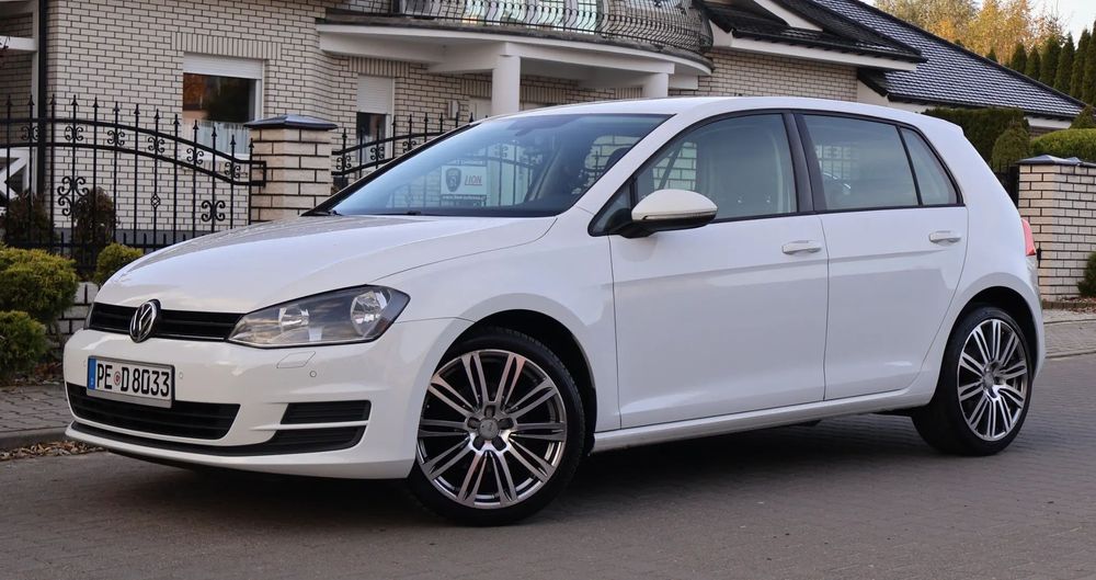 Volkswagen Golf VII_1.4 TSI 140PS_BIAŁY_NAVI_2 x PDC_ALU 18_5 drzwi_ Kozak