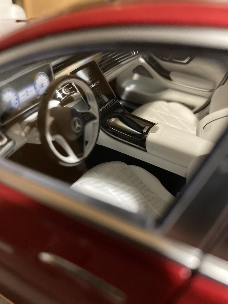 Maybach Mercedes Almost Real 1/18 1:18 red s680