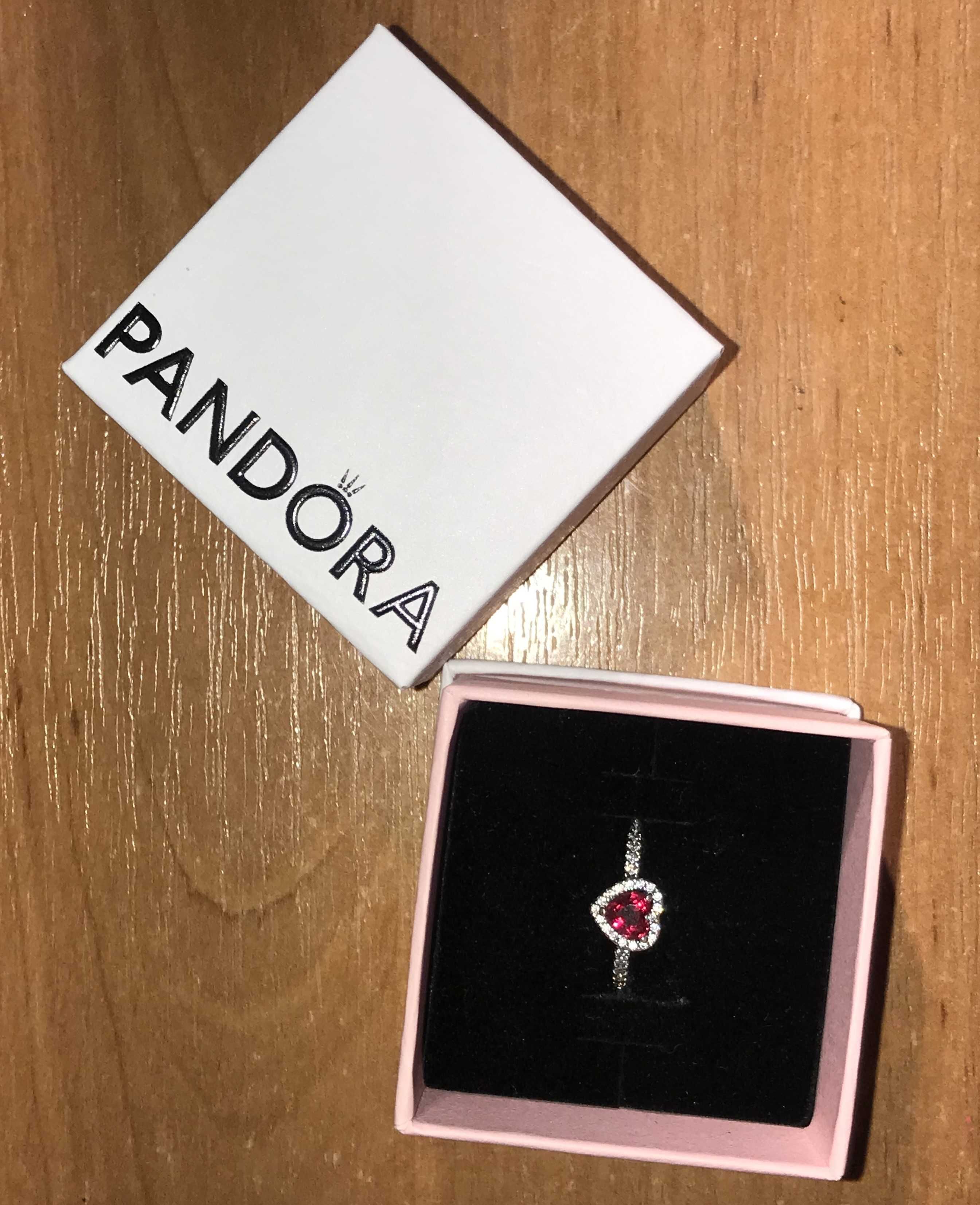 Каблучка "Червоне серце" Pandora